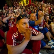 Zitterpartie für die Fans: Das Champions-League-Finale zwischen dem FC Bayern und Chelsea war nichts für schwache Nerven. Zitterpartie für die Fans: Das Champions-League-Finale zwischen dem FC Bayern und Chelsea war nichts für schwache Nerven.