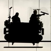 Fensterputzer in Berlin. Mehr als jeder fünfte Vollzeitarbeitnehmer ist im Niedriglohnsektor beschäftigt. Fensterputzer in Berlin. Mehr als jeder fünfte Vollzeitarbeitnehmer ist im Niedriglohnsektor beschäftigt.