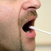 Forscher haben nun offenbar einen Weg gefunden, einen Embryo ganz ohne Eingriff zu untersuchen. Forscher haben nun offenbar einen Weg gefunden, einen Embryo ganz ohne Eingriff zu untersuchen.