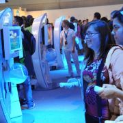 Anschauen und ausprobieren: Auf der Gamescom 2011 werden die neusten Videospiele gezeigt. Anschauen und ausprobieren: Auf der Gamescom 2011 werden die neusten Videospiele gezeigt.