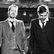 Gefährliche Romantiker: Gisbert zu Knyphausen (links) und Nils Koppruch. Gefährliche Romantiker: Gisbert zu Knyphausen (links) und Nils Koppruch.