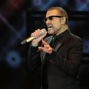 George Michael lag drei Wochen im Koma - und sprach nach dem Aufwachen in fremdem Dialekt. George Michael lag drei Wochen im Koma - und sprach nach dem Aufwachen in fremdem Dialekt.