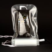 Handy und mp3-Player dürfen getrost mit an den Strand - in den wasserdichten Taschen sind sie gegen Sand und Wasser geschützt. Handy und mp3-Player dürfen getrost mit an den Strand - in den wasserdichten Taschen sind sie gegen Sand und Wasser geschützt.