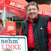 Mit seinen 73 Jahren ist Helmut Schulz der älteste Kandidat auf ein Mandat im nordrhein-westfälischen Landtag. Mit seinen 73 Jahren ist Helmut Schulz der älteste Kandidat auf ein Mandat im nordrhein-westfälischen Landtag.