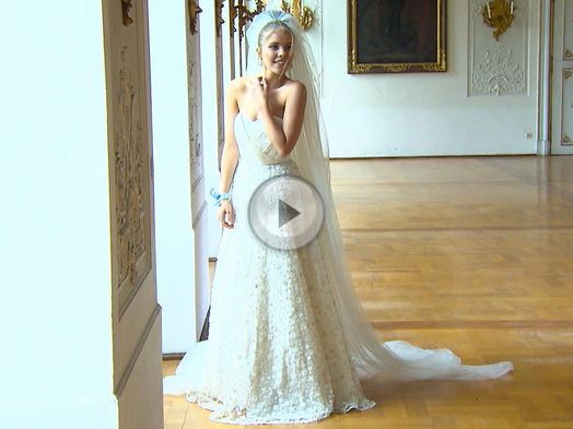 hochzeitskleid victoria swarovski victoria swarovski im brautkleid im hochzeitskleid hochzeitskleid victoria swarovski victoria swarovski im brautkleid im hochzeitskleid