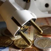 In den kommenden Jahren werden die Strompreise um 30 Prozent steigen - so die Prognosen der Versorger. In den kommenden Jahren werden die Strompreise um 30 Prozent steigen - so die Prognosen der Versorger.