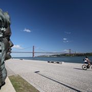 In Lissabon kann man nicht nur am Fluß Tejo herrlich flanieren. In Lissabon kann man nicht nur am Fluß Tejo herrlich flanieren.