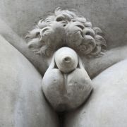 Intimes Detail der David-Statue von Michelangelo in Florenz: «Du hast keine Eier» gilt in Italien nun als strafbare Beleidigung. Intimes Detail der David-Statue von Michelangelo in Florenz: «Du hast keine Eier» gilt in Italien nun als strafbare Beleidigung.
