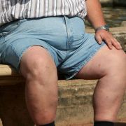 Jeder zweite Bundesbürger ist übergewichtig - doch neue Forschungsergebnisse lassen auf Therapien gegen Fettleibigkeit hoffen. Jeder zweite Bundesbürger ist übergewichtig - doch neue Forschungsergebnisse lassen auf Therapien gegen Fettleibigkeit hoffen.