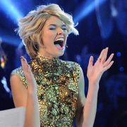 Jubelschreie einer GNTM-Siegerin. Luisa ließ ihrer Freude freien Lauf. Dazu hat sich auch allen Grund... Jubelschreie einer GNTM-Siegerin. Luisa ließ ihrer Freude freien Lauf. Dazu hat sich auch allen Grund...