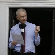 Julian Assange sprach erstmals seit seiner Flucht in die ecuadorianische Botschaft öffentlich. Julian Assange sprach erstmals seit seiner Flucht in die ecuadorianische Botschaft öffentlich.