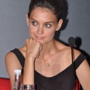 Katie Holmes wird viel Kraft brauchen, um das alleinige Sorgerecht für Tochter Suri zu bekommen. Tom Cruise wird das verhindern wollen. Katie Holmes wird viel Kraft brauchen, um das alleinige Sorgerecht für Tochter Suri zu bekommen. Tom Cruise wird das verhindern wollen.
