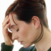 Kopfschmerzen, Schwindel, Übelkeit und Müdigkeit - die Symptome der Reisekrankheit (Kinetose) sind vielfältig. Kopfschmerzen, Schwindel, Übelkeit und Müdigkeit - die Symptome der Reisekrankheit (Kinetose) sind vielfältig.