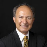 Kourosh Pourkian will schönes Wetter mit ein bisschen persischer Geschichte verbinden. Kourosh Pourkian will schönes Wetter mit ein bisschen persischer Geschichte verbinden.