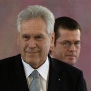 Michael Glos (CSU) ist ein wahrer Tausendsassa, wenn es um Nebeneinkünfte geht. Michael Glos (CSU) ist ein wahrer Tausendsassa, wenn es um Nebeneinkünfte geht.