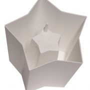 Mit einer Gussform lassen sich die eisigen Windlichter ganz einfach herstellen. Mit einer Gussform lassen sich die eisigen Windlichter ganz einfach herstellen.