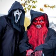 Monster, Geister und andere Figuren erobern um Halloween herum den Heide Park Soltau. Monster, Geister und andere Figuren erobern um Halloween herum den Heide Park Soltau.