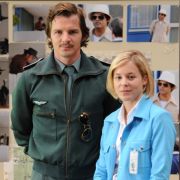 Reine Fiktion: Die Essener Polizistin Anne Gerbers (Bernadette Heerwagen)bandelt mit dem Münchner Hubschrauberpiloten Maximilian Bruckner (Felix Klare) an. Reine Fiktion: Die Essener Polizistin Anne Gerbers (Bernadette Heerwagen)bandelt mit dem Münchner Hubschrauberpiloten Maximilian Bruckner (Felix Klare) an.