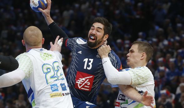 Nach dem Halbfinalsieg gegen Slowenien steht das französische Team um Nikola Karabatic (Mitte) am Sonntag im Finale der Handball-WM 2017 und muss sich gegen Norwegen behaupten.