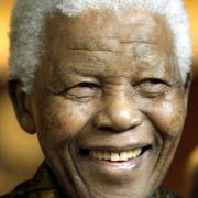 Nelson Mandela, hier auf einem Foto aus dem Jahr 2007, ist auch im hohen Alter immer noch die Ikone Südafrikas. Nelson Mandela, hier auf einem Foto aus dem Jahr 2007, ist auch im hohen Alter immer noch die Ikone Südafrikas.