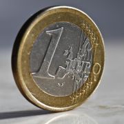 Noch steht der Euro als alternativlose Währung für Europa. Die Frage bleibt, wie lange noch. Noch steht der Euro als alternativlose Währung für Europa. Die Frage bleibt, wie lange noch.