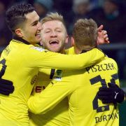 Nuri Sahin (links) umarmt seine BVB-Kollegen Jakub Blaszczykowski und Lukas Piszcek. Nuri Sahin (links) umarmt seine BVB-Kollegen Jakub Blaszczykowski und Lukas Piszcek.