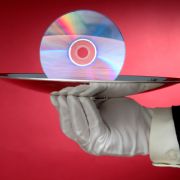 Ob das Programm nun auf DVD gekauft oder als Download erworben wurde: Verbraucher dürfen die Lizenzen weiterverkaufen. Ob das Programm nun auf DVD gekauft oder als Download erworben wurde: Verbraucher dürfen die Lizenzen weiterverkaufen.