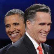 Obama und Romney stellen mit ihrem ersten Fernsehduell einen neuen Twitter-Rekord auf. Das TV-Publikum schaut nicht nur zu, sondern beteiligt sich im Internet an der Debatte. Obama und Romney stellen mit ihrem ersten Fernsehduell einen neuen Twitter-Rekord auf. Das TV-Publikum schaut nicht nur zu, sondern beteiligt sich im Internet an der Debatte.