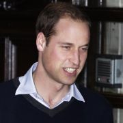 Prinz William beim Verlassen des Krankenhauses. Die Journalisten analysieren jeden Gesichtszug. Prinz William beim Verlassen des Krankenhauses. Die Journalisten analysieren jeden Gesichtszug.