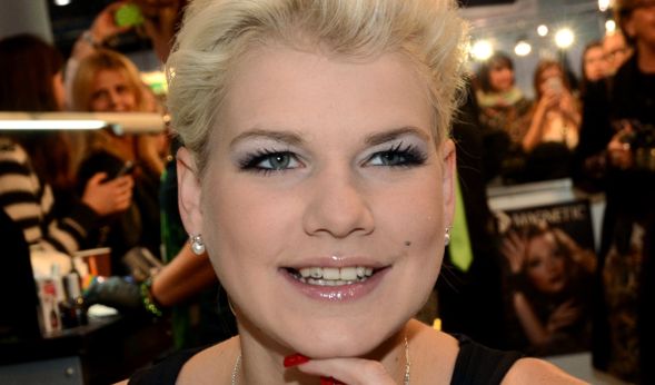 promis melanie mueller trauert ihre nachbarin aeltester dschungelkoenigin gestorben promis melanie mueller trauert ihre nachbarin aeltester dschungelkoenigin gestorben