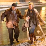 Adam Markowski (Heinz Hoenig) unterstützt Katherina (Katharina Böhm) bei der Suche nach ihrem verschwundenen Sohn. Adam Markowski (Heinz Hoenig) unterstützt Katherina (Katharina Böhm) bei der Suche nach ihrem verschwundenen Sohn.