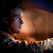 Der Driver ist scheinbar durch nichts aus der Ruhe zu bringen. Nicht einmal durch die Suchscheinwerfer von Polizeihelikoptern. Der Driver ist scheinbar durch nichts aus der Ruhe zu bringen. Nicht einmal durch die Suchscheinwerfer von Polizeihelikoptern.