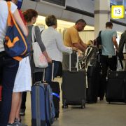Schnell die Koffer packen und ab in die Ferne - von zahlreichen deutschen Flughäfen locken neue Ziele in aller Welt. Schnell die Koffer packen und ab in die Ferne - von zahlreichen deutschen Flughäfen locken neue Ziele in aller Welt.