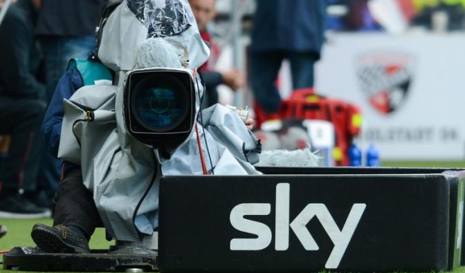 Sky zeigt alle Spiele der Fußball-Bundesliga live im Pay-TV.