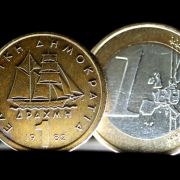 So sieht sie aus - die griechische Drachme. Eine Rückkehr zur alten Währung würde Griechenland einiges kosten, wäre aber auch eine Chance. So sieht sie aus - die griechische Drachme. Eine Rückkehr zur alten Währung würde Griechenland einiges kosten, wäre aber auch eine Chance.