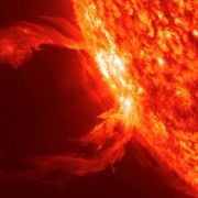 Gigantische Plasma-Ausbrüche, brodelnde Gas-Strudel, wirbelnde Magnetfelder: Die Sonne hat unendliche Energien, wie diese Nahaufnahme des Sonnenobservatoriums SDO der US-Raumfahrtbehörde NASA zeigt. Gigantische Plasma-Ausbrüche, brodelnde Gas-Strudel, wirbelnde Magnetfelder: Die Sonne hat unendliche Energien, wie diese Nahaufnahme des Sonnenobservatoriums SDO der US-Raumfahrtbehörde NASA zeigt.