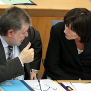 Sozialministerin Malu Dreyer und Ministerpräsident Kurt Beck im Landtag in Mainz. Sozialministerin Malu Dreyer und Ministerpräsident Kurt Beck im Landtag in Mainz.