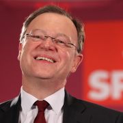 SPD-Spitzenkandidat Stephan Weil wird neuer Ministerpräsident Niedersachsens. SPD-Spitzenkandidat Stephan Weil wird neuer Ministerpräsident Niedersachsens.