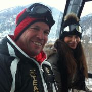 Sportlich ist Lothar Matthäus ja. Nicht nur im Fußball, auch auf der Skipiste. Wenn da nur nicht die Enge der Kabinenbahn wäre... Sportlich ist Lothar Matthäus ja. Nicht nur im Fußball, auch auf der Skipiste. Wenn da nur nicht die Enge der Kabinenbahn wäre...