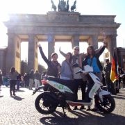 Lebendig und ausgelassen: Deutschlands Hauptstadt kommt bei jungen Urlaubern immer gut an. Aber auch Museumsfans sind hier gut aufgehoben. Lebendig und ausgelassen: Deutschlands Hauptstadt kommt bei jungen Urlaubern immer gut an. Aber auch Museumsfans sind hier gut aufgehoben.