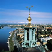 Den Turm des Stadthauses ziert das schwedische Wappen: die drei goldenen Kronen. Den Turm des Stadthauses ziert das schwedische Wappen: die drei goldenen Kronen.
