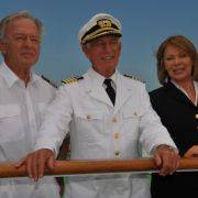 Die Traumschiff-Crew auf dem Weg nach Panama (von links): Horst Naumann, Siegfried Rauch, Heide Keller. Die Traumschiff-Crew auf dem Weg nach Panama (von links): Horst Naumann, Siegfried Rauch, Heide Keller.