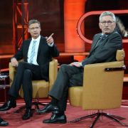 «Brauchen wir den Euro wirklich?»: Das Thema bei Günther Jauch war ernst. Gelacht wurde trotzdem. «Brauchen wir den Euro wirklich?»: Das Thema bei Günther Jauch war ernst. Gelacht wurde trotzdem.