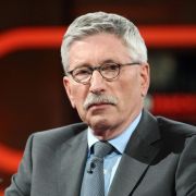 Nach Deutschland schafft sich ab hat sich Thilo Sarrazin nun die Krise in Europa vorgenommen. Nach Deutschland schafft sich ab hat sich Thilo Sarrazin nun die Krise in Europa vorgenommen.