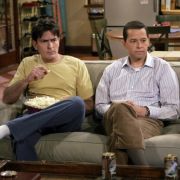 Ein Bild aus vergangenen Tagen. Ab heute zeigt Pro7 neue Folgen von Two and a Half Men mit Charlie Sheen (von links), Jon Cryer und Angus T. Jones. Ein Bild aus vergangenen Tagen. Ab heute zeigt Pro7 neue Folgen von Two and a Half Men mit Charlie Sheen (von links), Jon Cryer und Angus T. Jones.