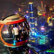 Über den Dächern Chinas: Vom Canton Tower in Guangzhou genießen Besucher einen traumhaften Ausblick. Über den Dächern Chinas: Vom Canton Tower in Guangzhou genießen Besucher einen traumhaften Ausblick.