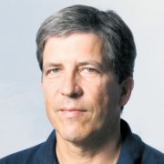 Unser Experte am Telefon: Dr. Hans-Peter Buchmann, Leiter des Qualitätsmanagements der Augenklinik Theresienhöhe in München. Unser Experte am Telefon: Dr. Hans-Peter Buchmann, Leiter des Qualitätsmanagements der Augenklinik Theresienhöhe in München.
