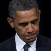 US-Präsident Barack Obama spricht auf der Trauerfeier für die Opfer des Amoklaufs in Newtown. US-Präsident Barack Obama spricht auf der Trauerfeier für die Opfer des Amoklaufs in Newtown.