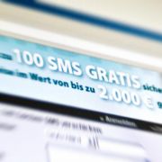 Viele SMS gratis bekommen? Dahinter verbergen sich häufig Lockangebote, die den am Ende teuer zu stehen kommen. Viele SMS gratis bekommen? Dahinter verbergen sich häufig Lockangebote, die den am Ende teuer zu stehen kommen.