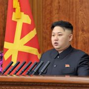 Von Annäherung zu Androhung: In seiner Neujahrsansprache hat Koreas Machthaber Kim Jong Un noch von Friedenswünschen gesprochen. Von Annäherung zu Androhung: In seiner Neujahrsansprache hat Koreas Machthaber Kim Jong Un noch von Friedenswünschen gesprochen.